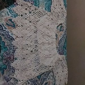 Off the shoulders belly shirt